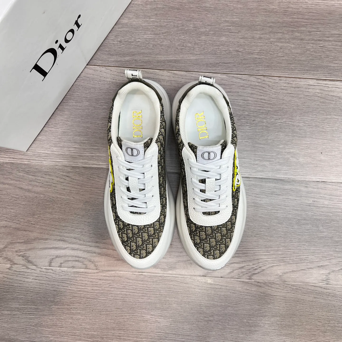 Factory price: 438💰Dior original quality.~ Unique modern style sneakers. 🏃A must-have casual shoe for trendy men😍😍 Imported cowhide fabric, sheepskin foot pads (refuse to discolor and grind feet) soles: Original soles specially provided by the original factory, French lazy style design ⚠️Fit to the feet, original quality, super comfortable original soles. It’s like shooting the real thing🎬The real thing is better, high-quality sneakers, men’s shoe size: 38-44 (45 and 46 can be customized)